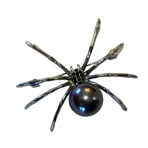 Large lightweight Spider Brooch with Faux Pearl